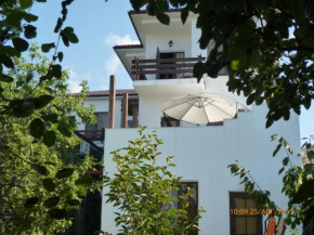 Uyut Guest House